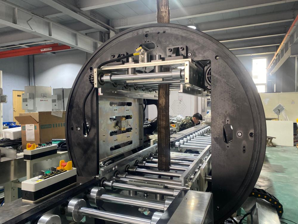 发动机——鼠笼翻转辊道线